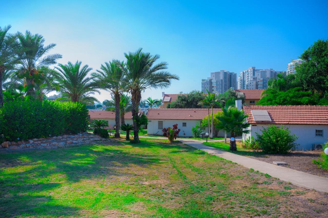 Agamim Hotel Ashkelon Exterior photo