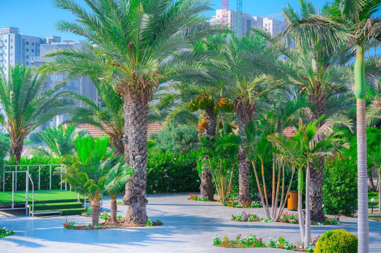 Agamim Hotel Ashkelon Exterior photo